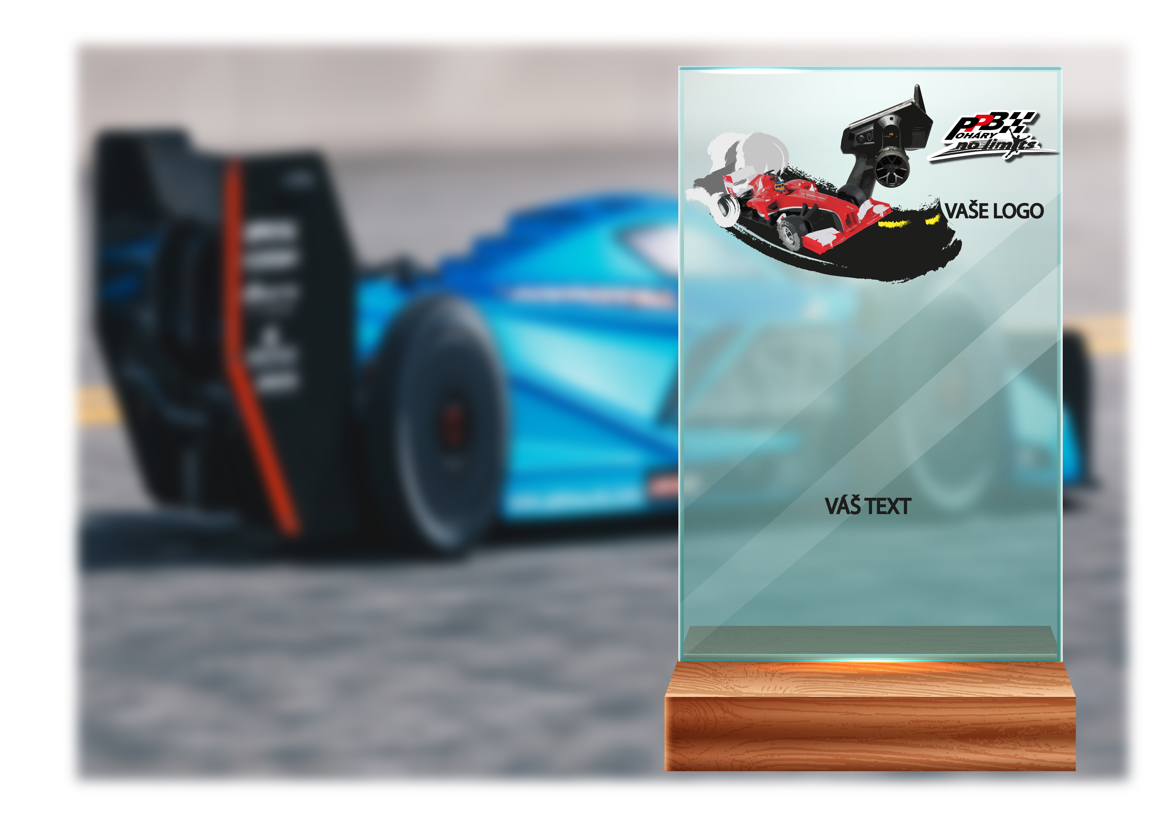 Skleněná trofej na dřevěném podstavci | RC modely auta Výška: 15 cm