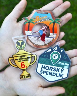 ✨ Akrylátové medaile na míru? Pro nás neexistují žádné hranice! 💪 Máte vlastní představu o tvaru? Specifické barvy?...