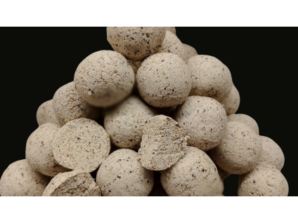 Rozpustné boilies s jílem Orient spice 24 mm.