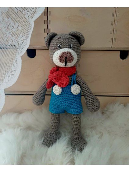 mis w spodenkach i szaliku 1 3