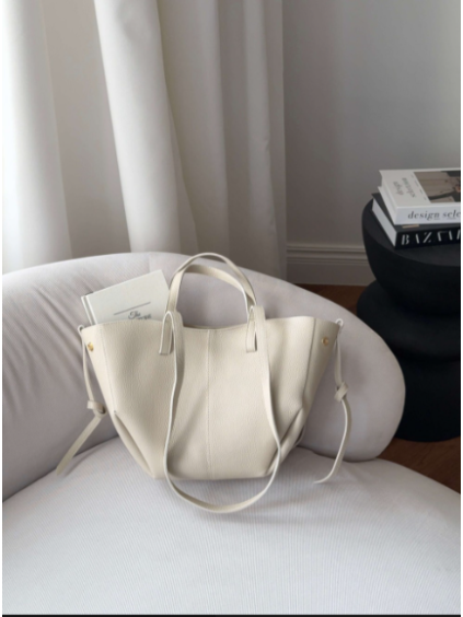 Dámská kožená midi kabelka Poli krémové barvy