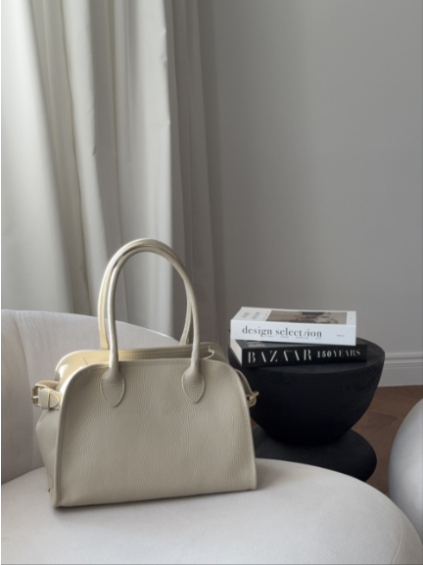 Dámská kožená midi kabelka ROW krémové barvy