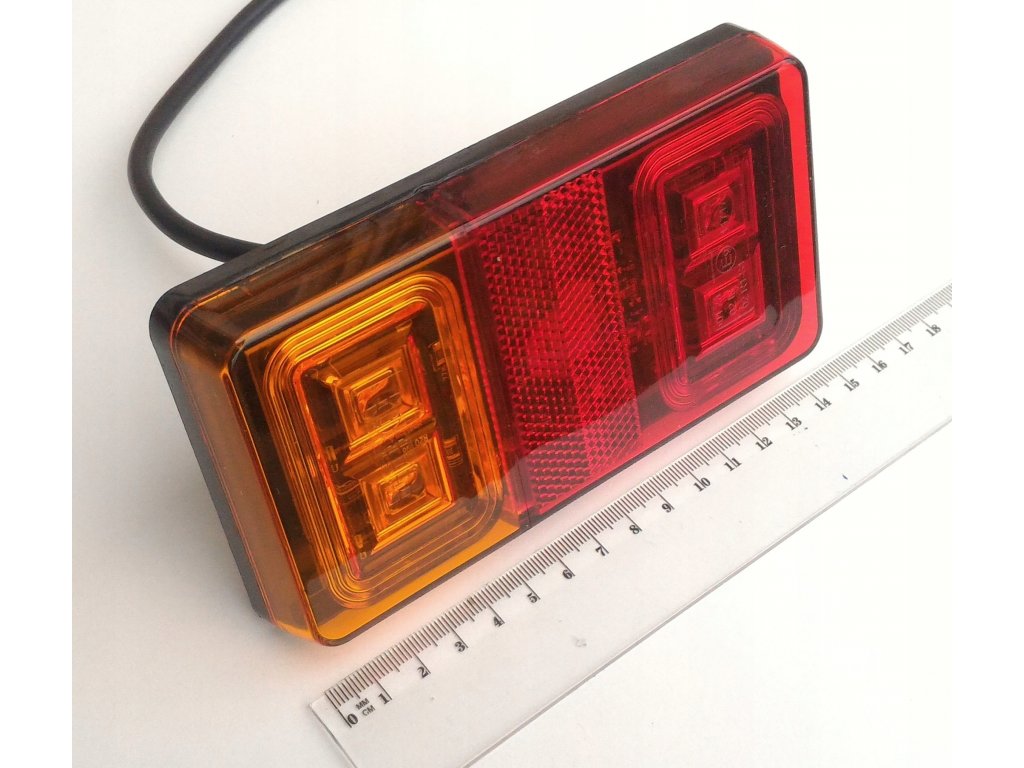 Zadní LED světlo sdružené obdélníkové, 3 funkce, 12-24V (TT.12029) -  PRACOVNÍ LED OSVĚTLENÍ