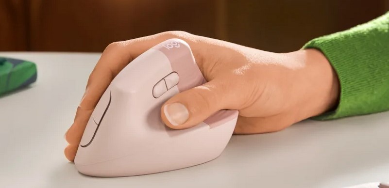 Úchop vertikální ergonomické myši s dlaní otočenou na bok