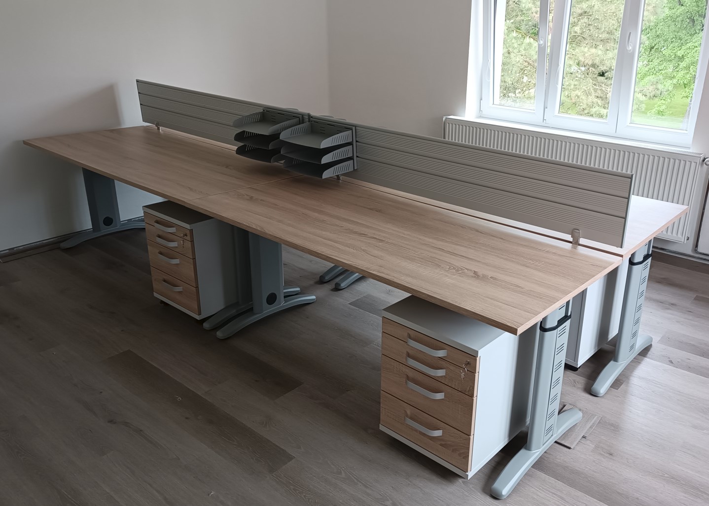 deskfix-100-vyskove-nastavitelny-stul