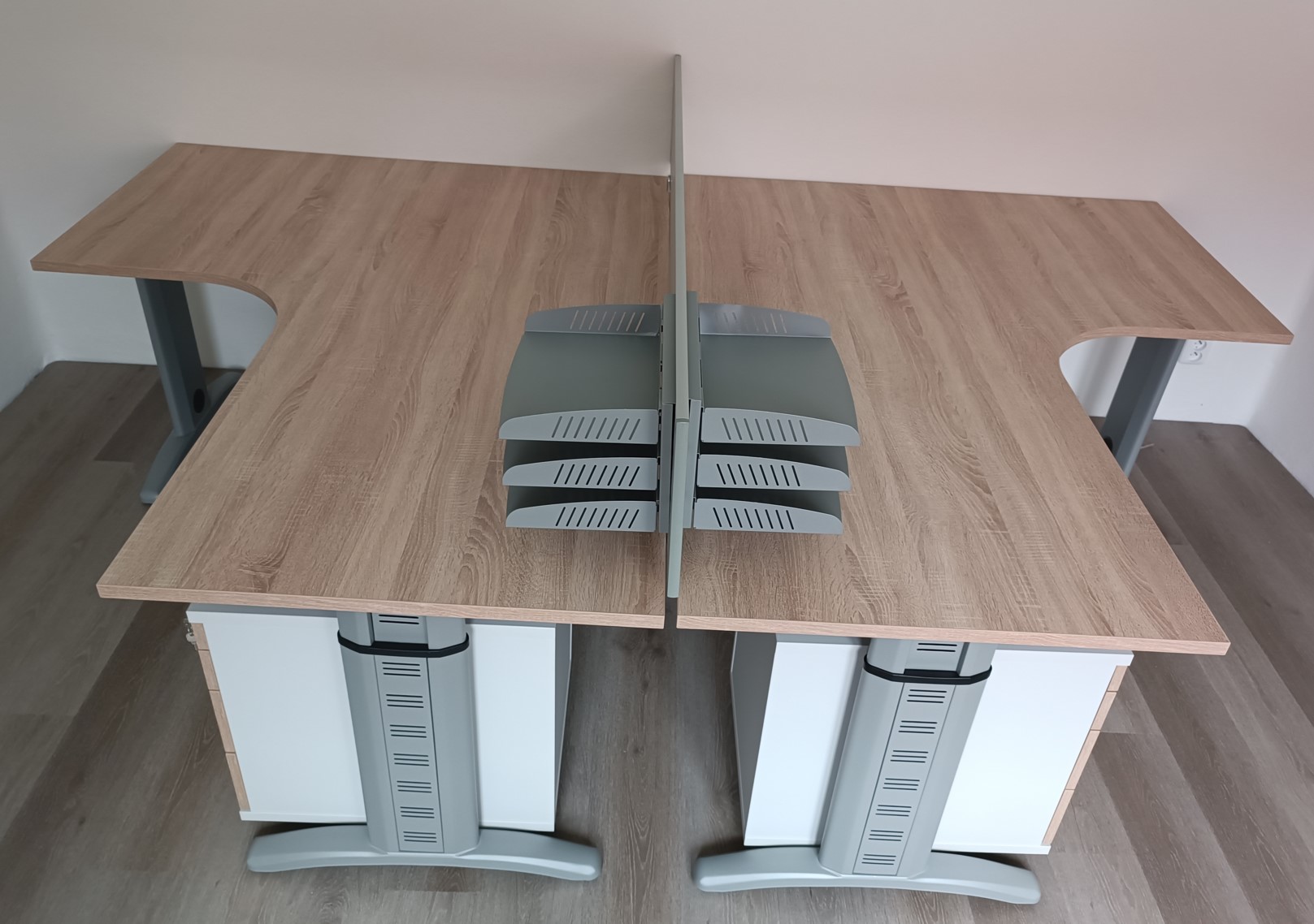 rohovy-stul-deskfix-100-sedy-vyskove-nastavitelny