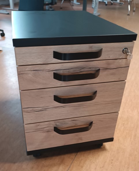 suplik-pod-stul