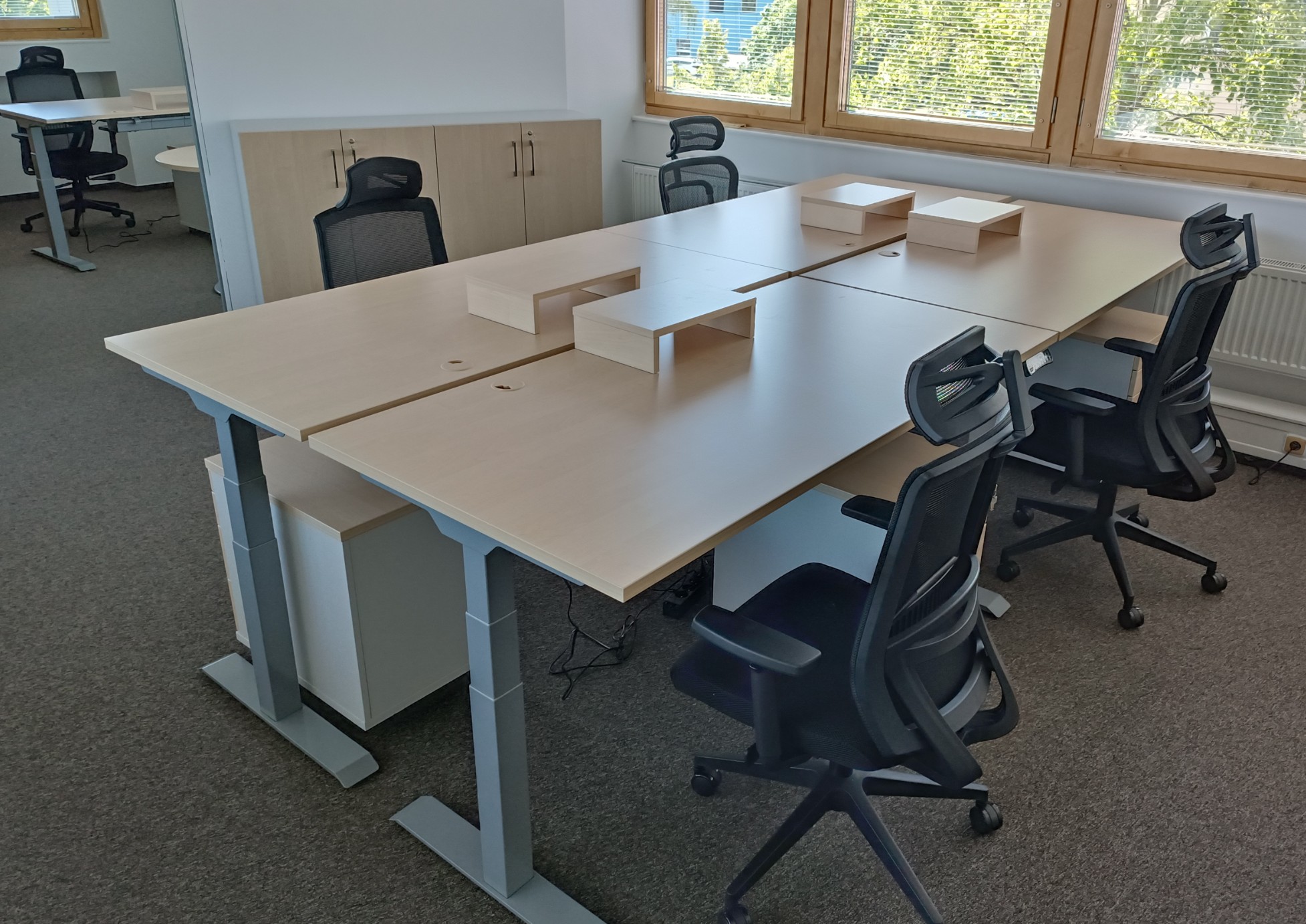 desktherapy-a3-elektricky-nastavitelny-stul-briza
