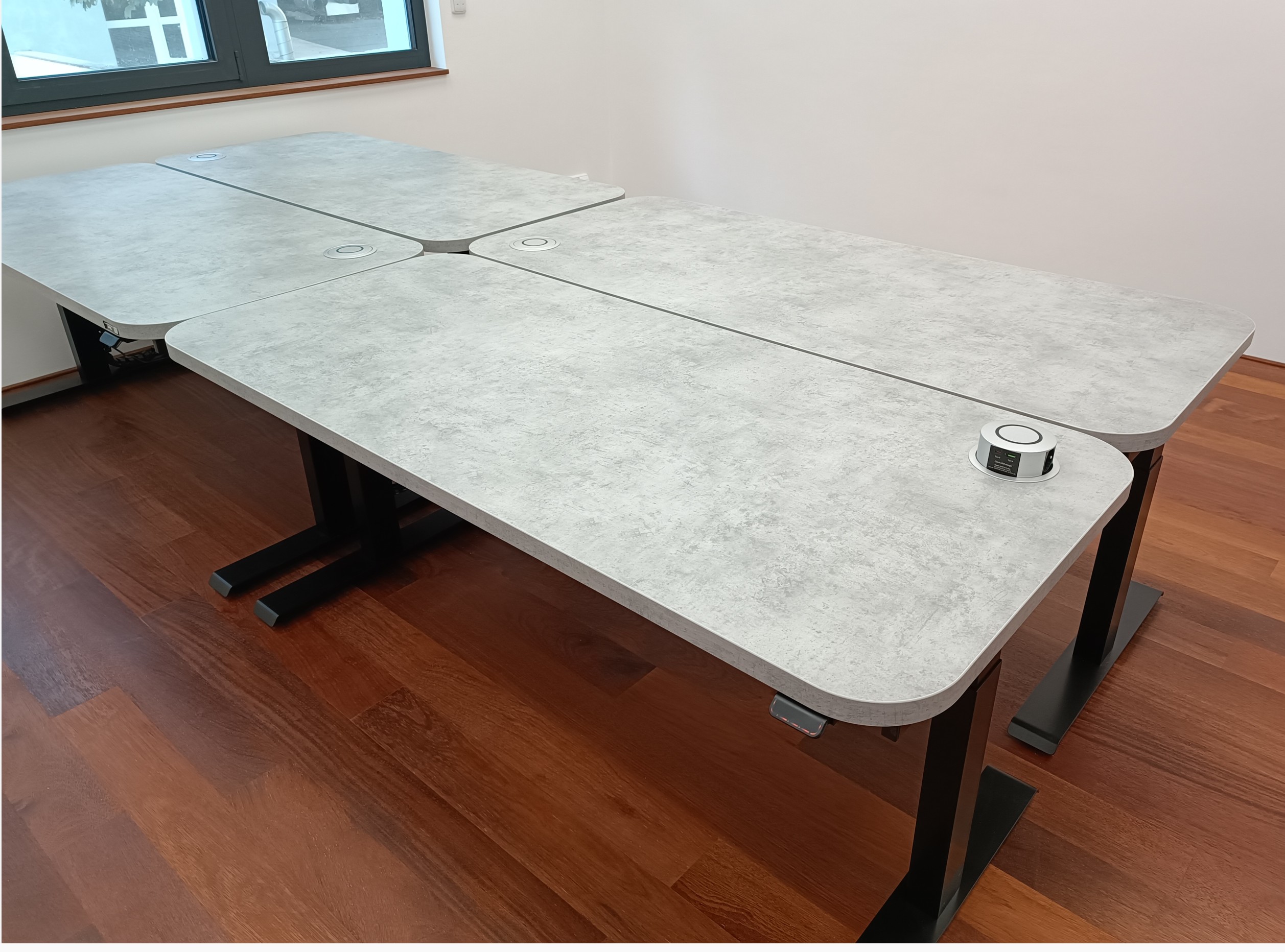 desktherapy-d5-luxusni-stul-beton-2