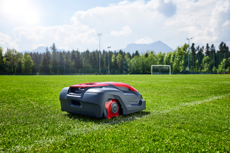 Cramer AiConic 8 RTK – robotická kosačka