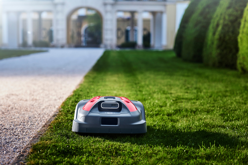 Cramer AiConic 8 RTK – robotická kosačka