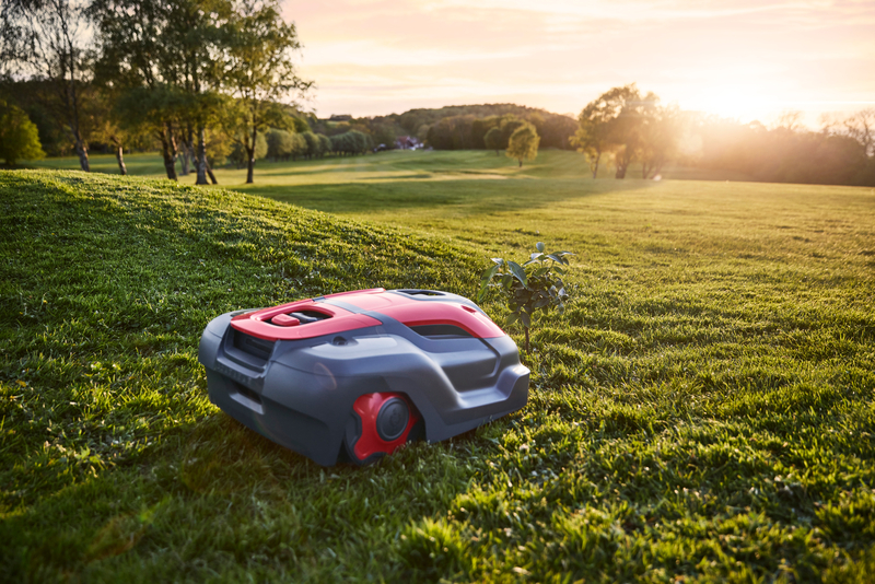 Cramer AiConic 8 RTK – robotická kosačka