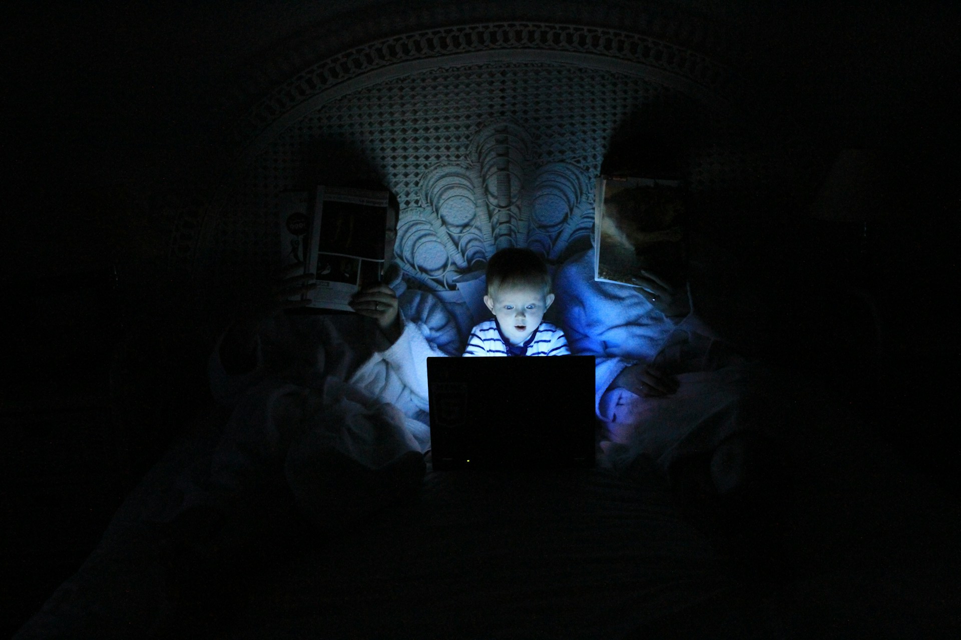 Spánek u dětí: co vše ovlivní modré světlo