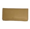 Elegantní dámská peněženka s klasickým designem v camel barvě