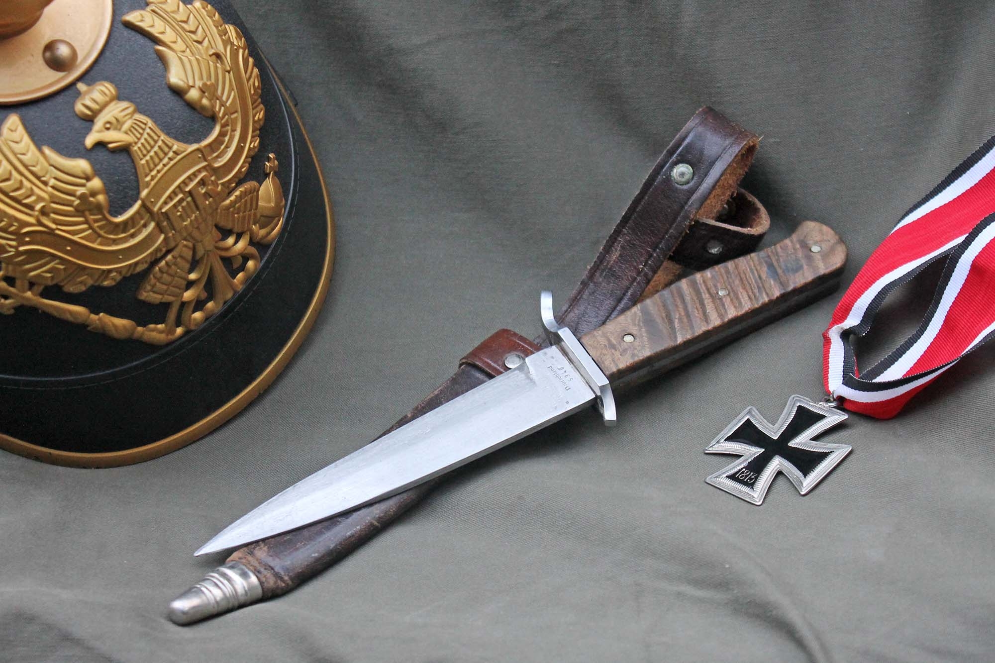 Daggers, WWII, medal bars