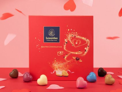 St Valentin boite carré petits coeurs 1024 768