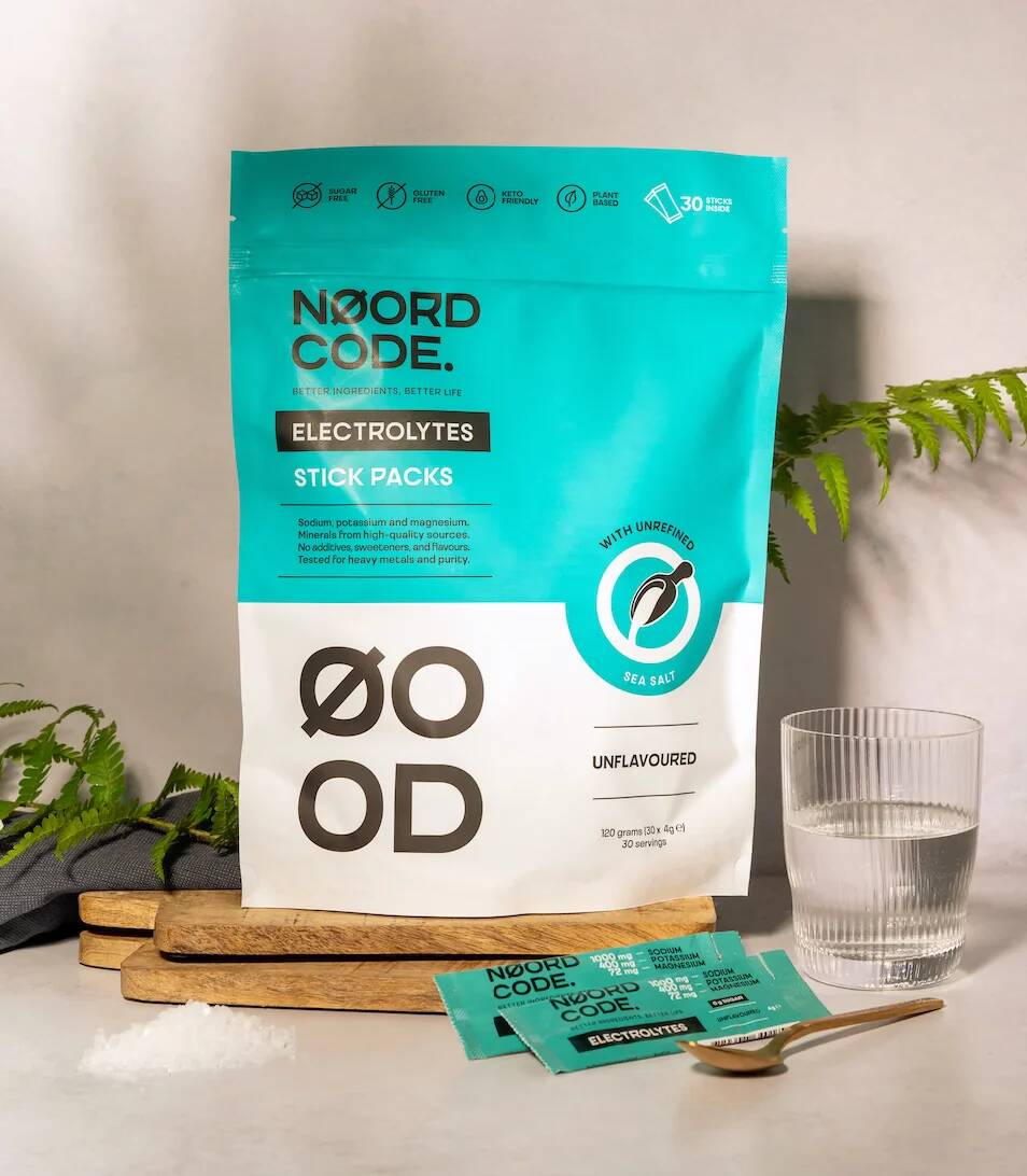 Noordcode_Electrolytes_Sticks_Unflavoured_styled-min