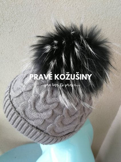 Čierno-biely brmbolec na čiapku z mývala, Br02