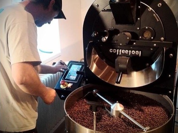 Průběh pražení kávy – jak se káva praží?