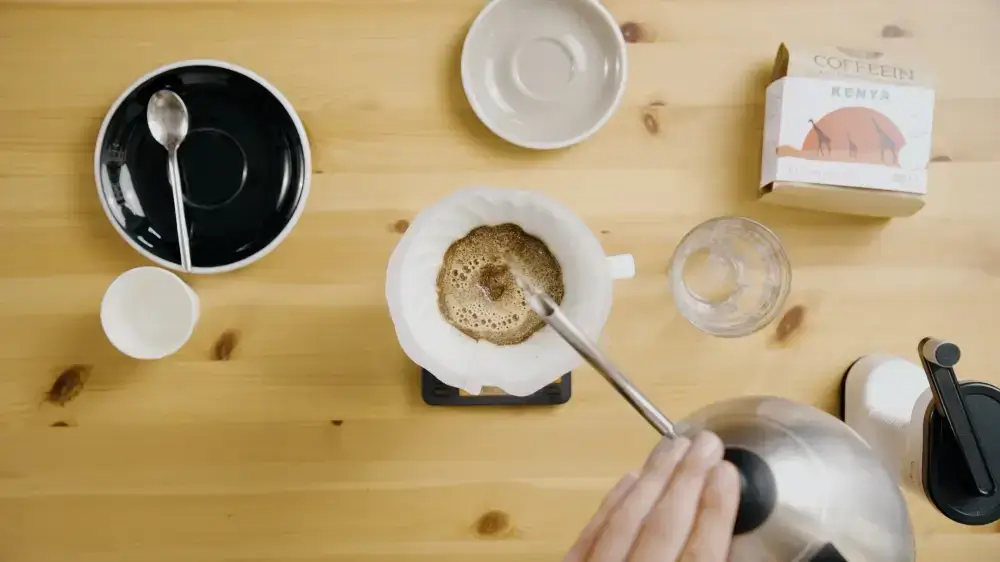 priprava-kavy-cez-hario-v60-4