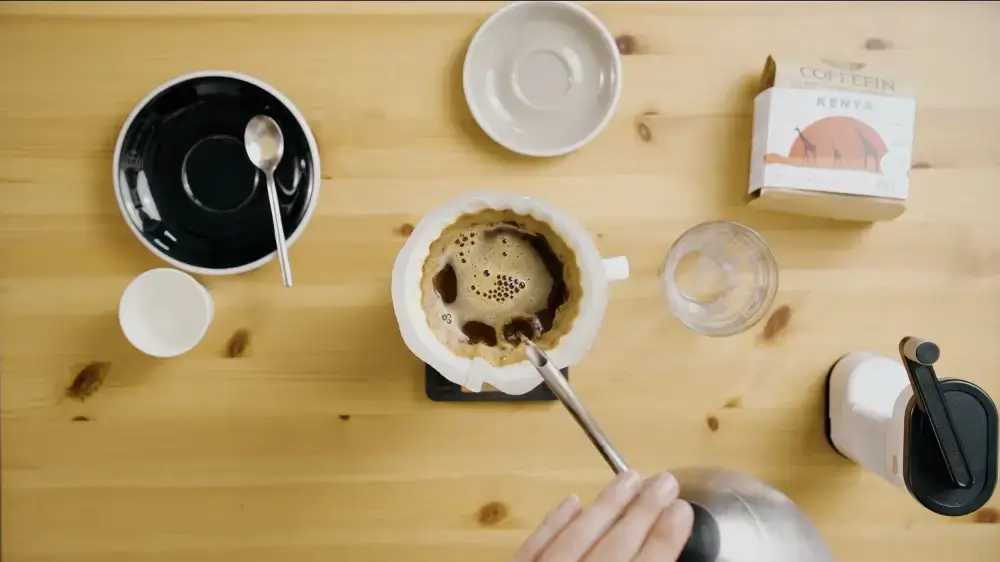 priprava-kavy-cez-hario-v60-6