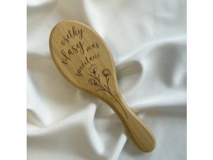 Gravírovaná kefa na vlasy