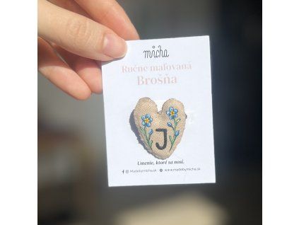Brošňa s iniciálom J