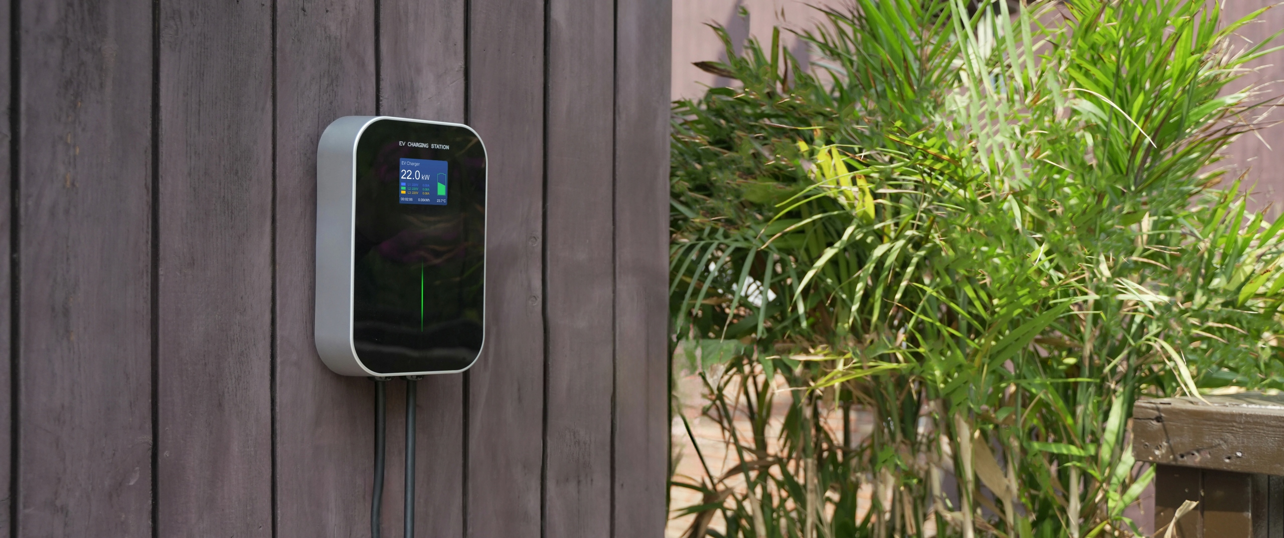 BESEN Wallbox 22 kW instalovaný venku