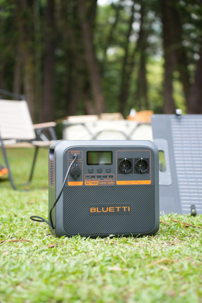 BLUETTI AC180P – solární nabíjení