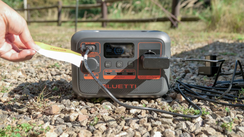 Nabíjecí stanice BLUETTI AC2P – 230Wh, 300W