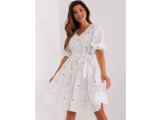Madeirové šatyEcru niebieska sukienka z falbana i paskiem 399703 4