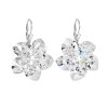 Strieborné náušnice visiace s krištáľmi Swarovski biely kvietok 31130.1