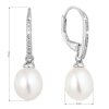 Strieborné náušnice visiace s bielou riečnou perlou 21060.1