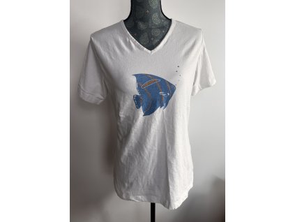 Bílé tričko s modrým potiskem ryby