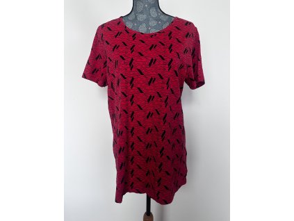 Dámské červené tričko s černým abstraktním vzorem