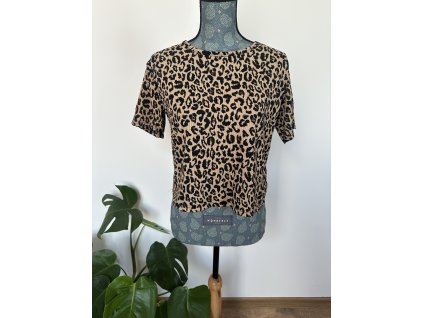 Pružné tričko v leopardím stylu