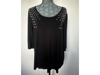 Černé tričko s flitry a rozparky na rukávech