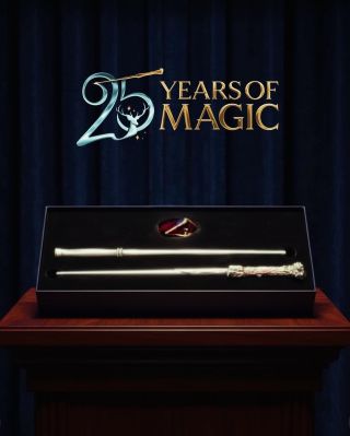 K 25. výročí přichází limitovaná sběratelská edice. 💫 🪨 Kámen mudrců 🪄 Set ikonických hůlek 💎 Luxusní zpracování Pro ty,...