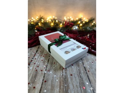 vanocni krabicka bila