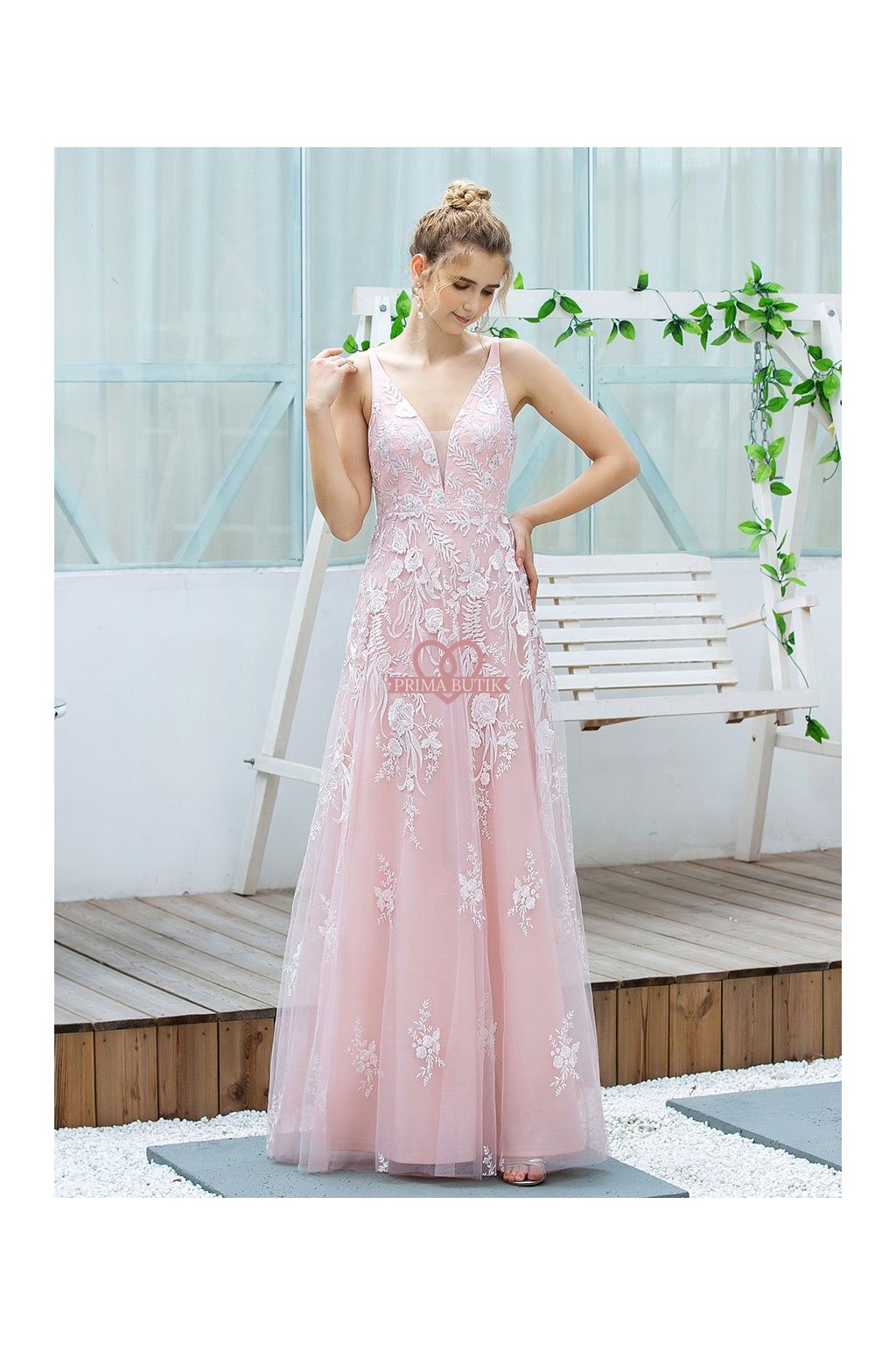 Růžové šaty pro družičky
