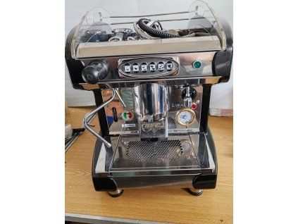 Kávovar LIRA automat