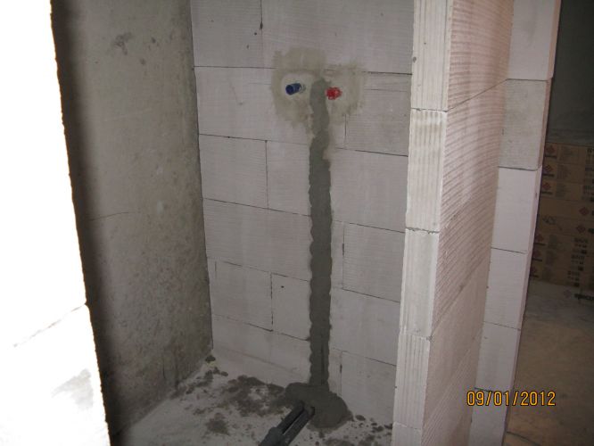 sprchovy-kout-bez-vanicky-v-panelaku-instalace