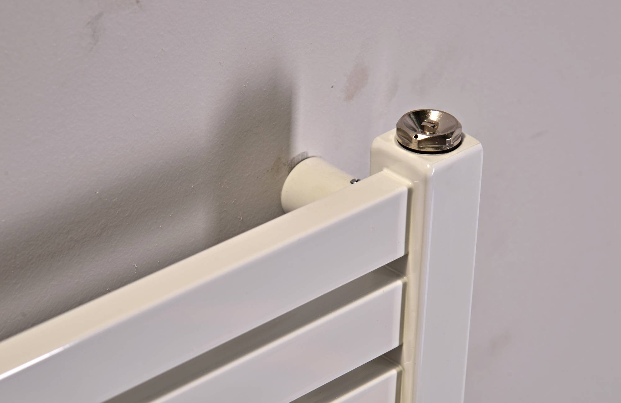 Thermal Trend KH 750 x 1690 kombinovaný topný žebřík, střední připojení KH 750/1690 SP, detail
