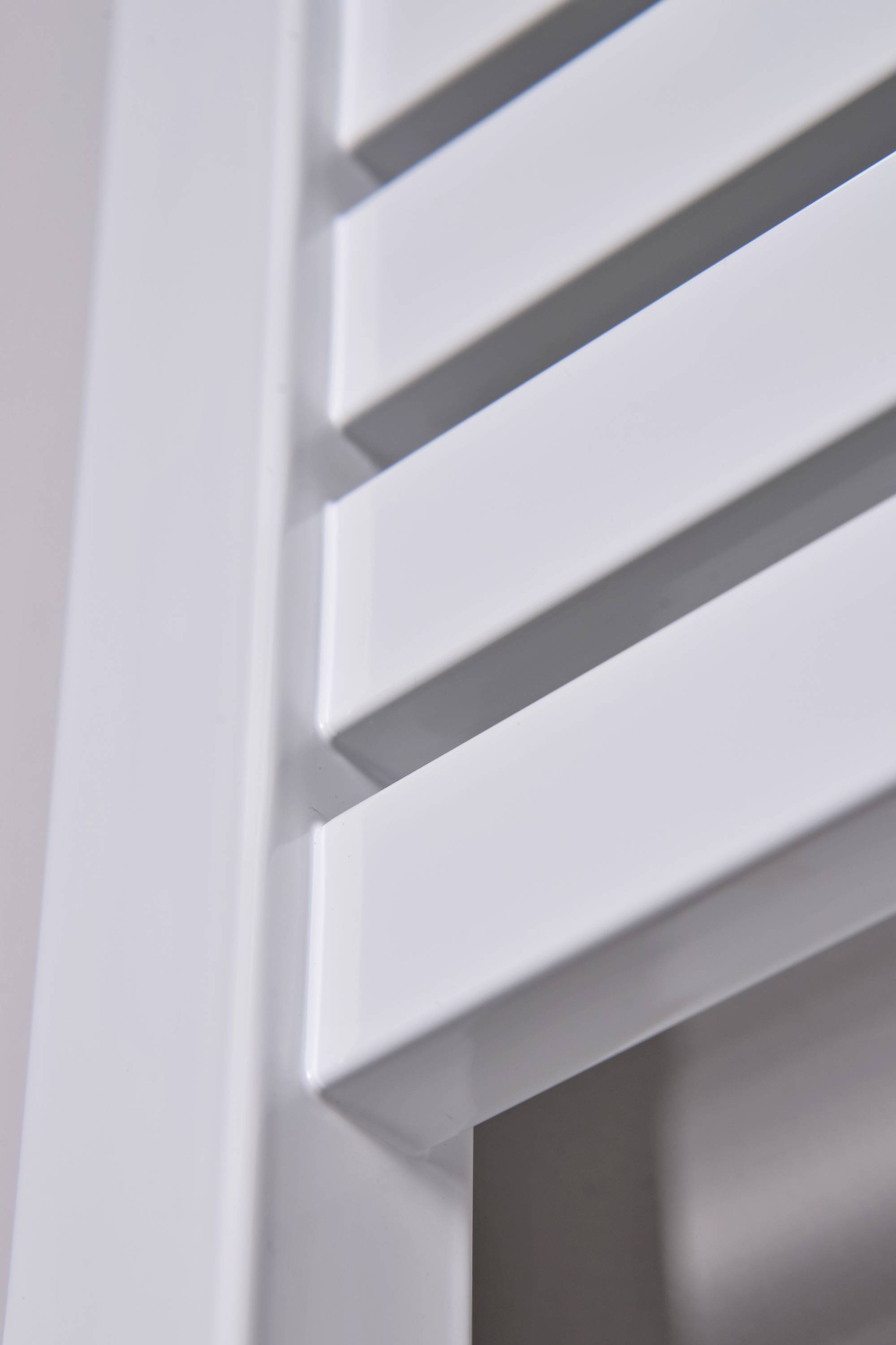 Thermal Trend KH 750 x 1690 kombinovaný topný žebřík, střední připojení KH 750/1690 SP, detail, záběr 2