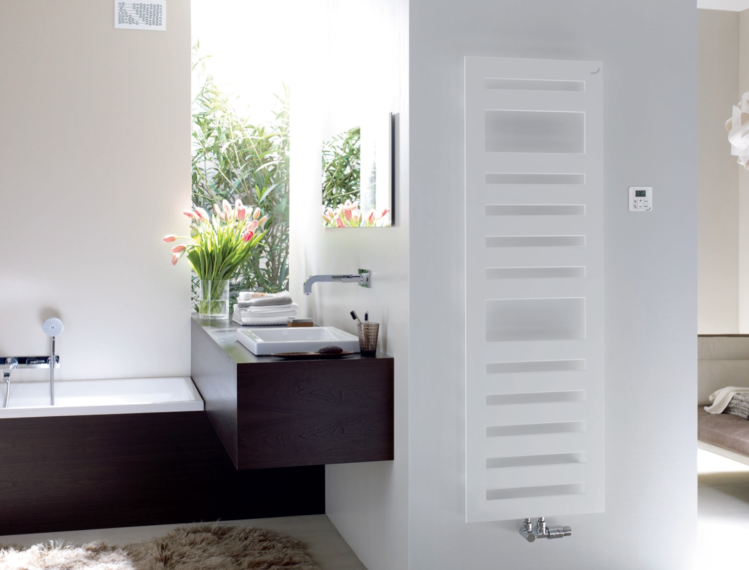 Zehnder Metropolitan Spa koupelnový radiátor, další pohled, záběr 2