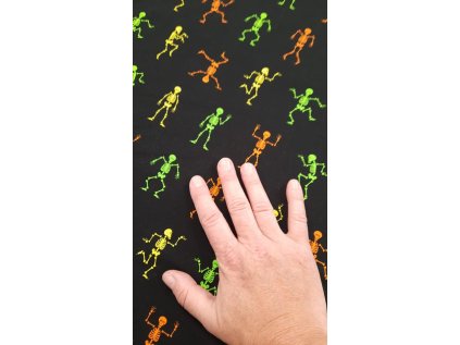 128521 teplakovina s 180 cm kostlivci barevni delka 80cm inv