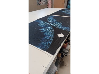 20430 2 svetrovina mir panel delky 150 cm vv21124 ok01