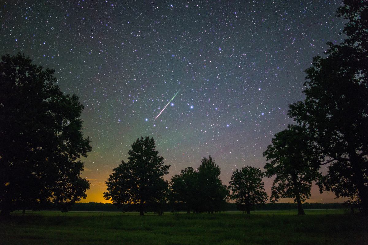 Co je to meteor a jak vznikají meteorické roje?