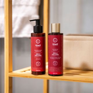 Objemové duo KHADI ELIXÍR ŠAMPÓN AMLA OBJEM a ELIXÍR KONDICIONÉR AMLA OBJEM se soustředí na posílení objemu a navrácení...