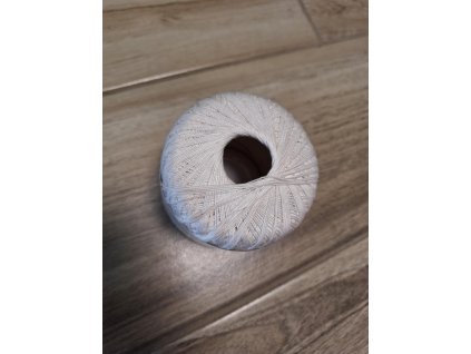 Violet 1000 - sněhově bílá - II. jakost mírně špinavá